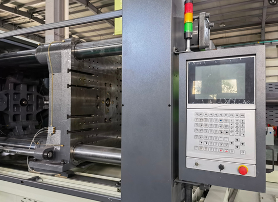 Expert du secteur Les machines de moulage par injection PET durables automatiques pour les préformes de bouteilles agricoles