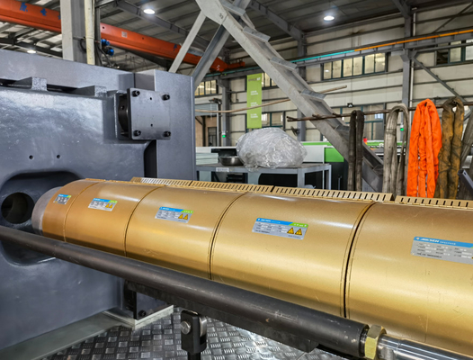 Machine de moulage par injection plastique polyvalente à bouteille de pesticide