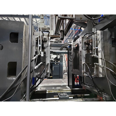 130 kg par heure de sortie machine de moulage par soufflage par extrusion pour 10L 20L 25L 30L jerrycan bouteille en pile lubrifiant huile d'huile de palme bouteille